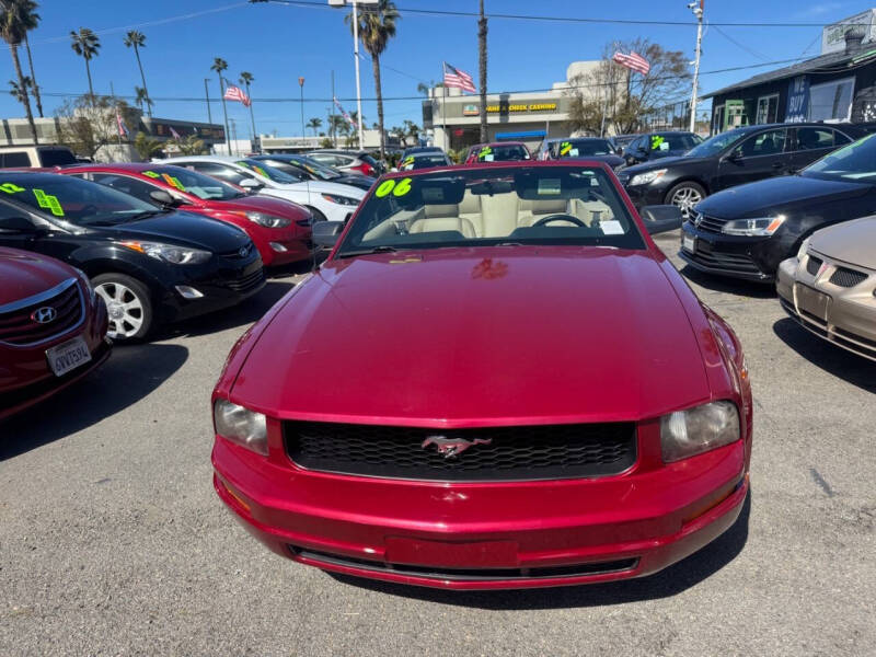 2006 Ford Mustang V6 Standard