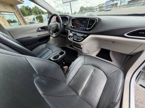 2022 Chrysler Pacifica Touring L