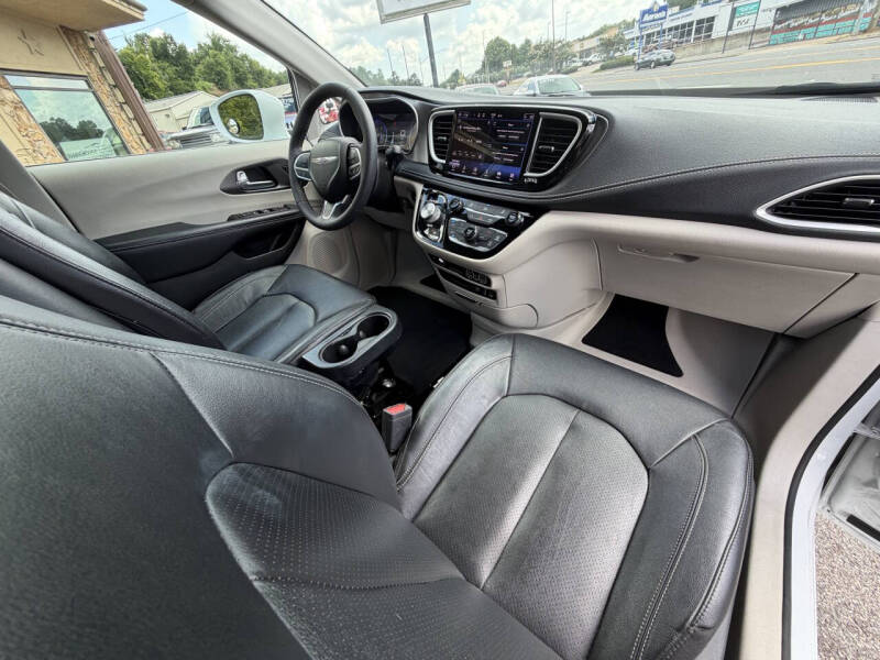 2022 Chrysler Pacifica Touring L