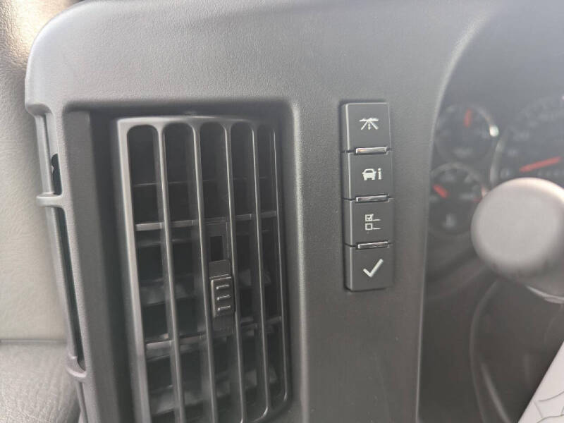 2025 Chevrolet Express 2500
