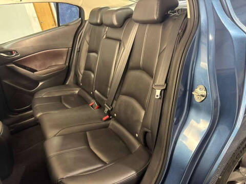 2018 Mazda MAZDA3 Touring