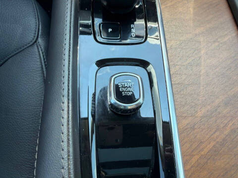 2023 Volvo XC90 Recharge T8 Core Bright Theme