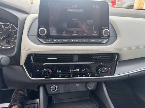2022 Nissan Rogue SV