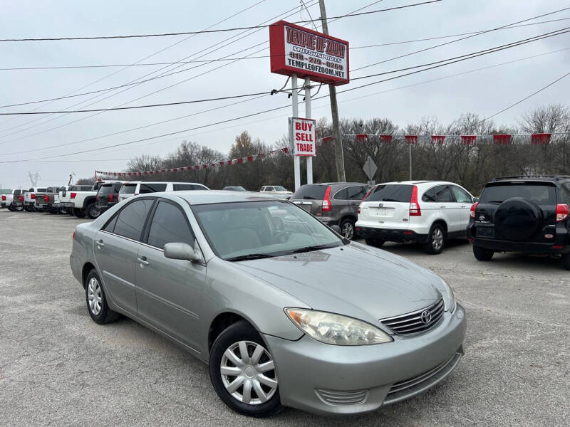2005 Toyota Camry LE's photo