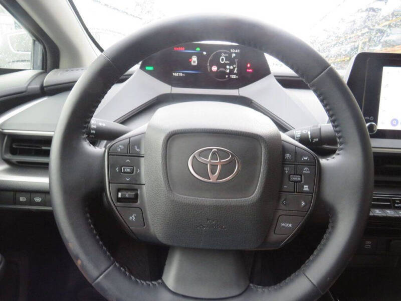 2025 Toyota Prius LE