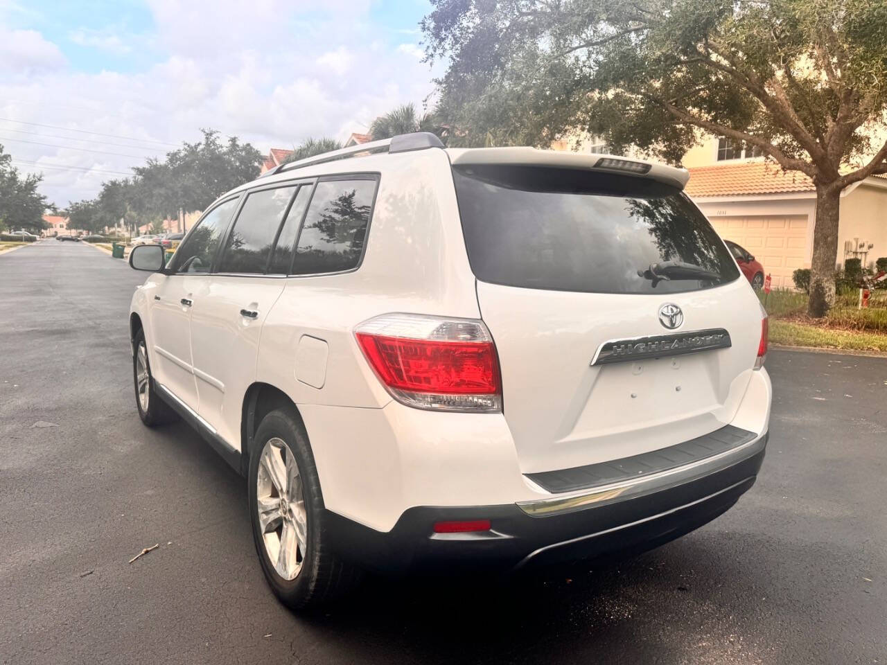 2011 Toyota Highlander for sale at LP AUTO SALES in Naples, FL