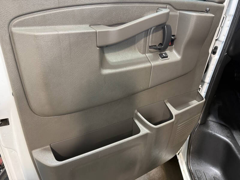 2023 GMC Savana 2500