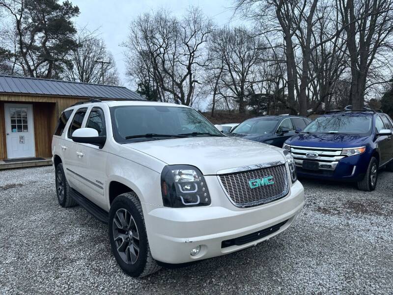 2012 GMC Yukon for sale at Lake Auto Sales in Hartville OH