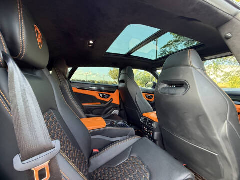 2022 Lamborghini Urus