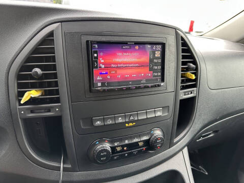 2017 Mercedes-Benz Metris Passenger