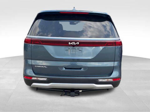 2024 Kia Carnival EX