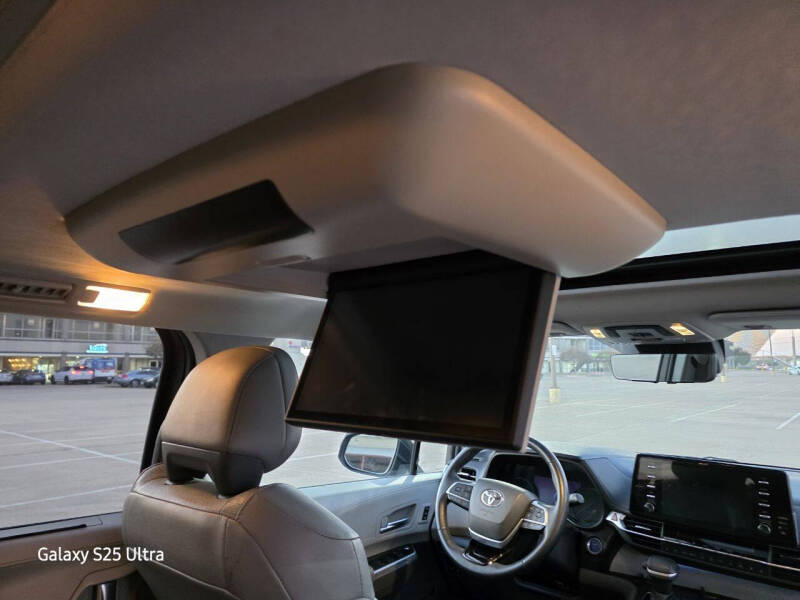 2021 Toyota Sienna Limited 7-Passenger