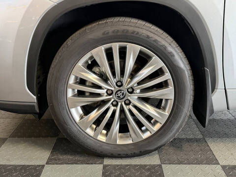 2024 Toyota Highlander Platinum