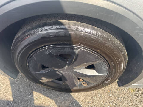 2023 Toyota Prius LE