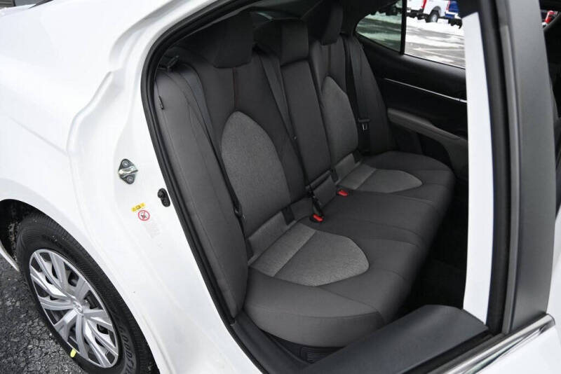 2019 Toyota Camry Hybrid LE