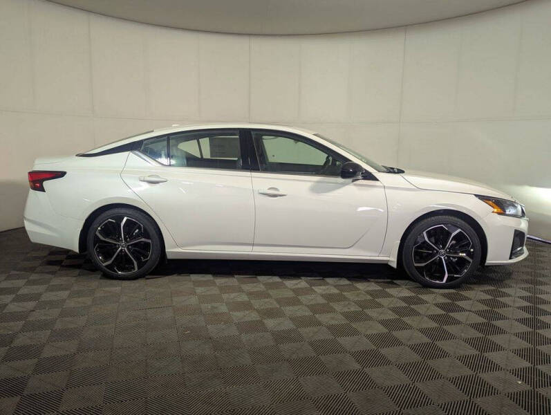 2025 Nissan Altima 2.5 SR