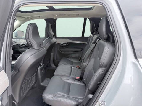 2025 Volvo XC90 T8 Ultra Bright Theme 7P