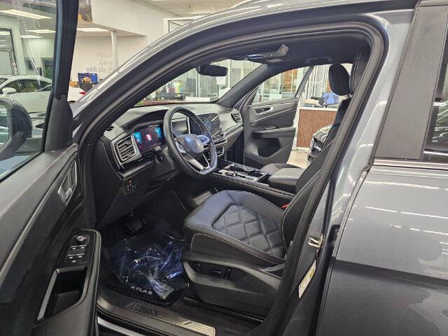 2024 Volkswagen Atlas Cross Sport SE 4Motion