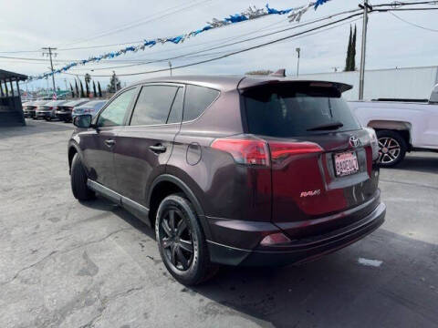 2017 Toyota RAV4 LE