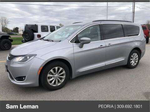 2017 Chrysler Pacifica for sale at Sam Leman Chrysler Jeep Dodge of Peoria in Peoria IL