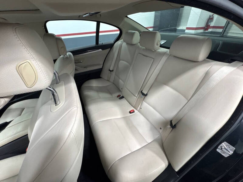 2012 BMW 5 Series 535i