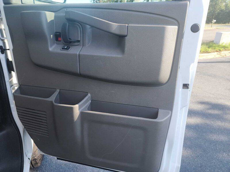 2023 Chevrolet Express 2500