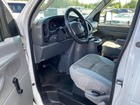 2003 Ford E-Series E-350 SD