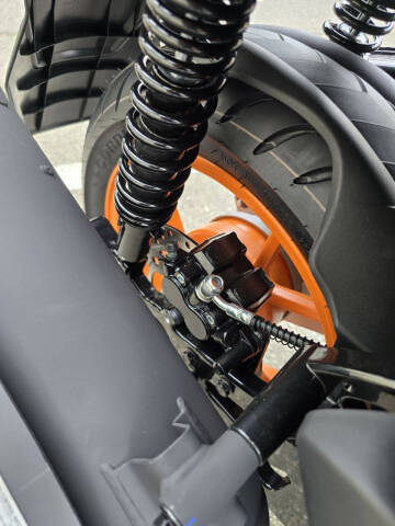 2027 Supermach Tank 200cc EFI