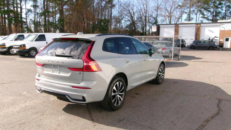 2025 Volvo XC60 B5 Plus Dark Theme