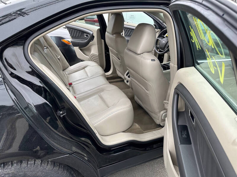 2011 Ford Taurus SEL