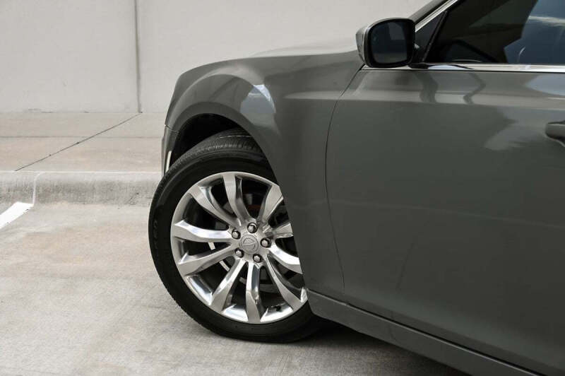 2019 Chrysler 300 Limited