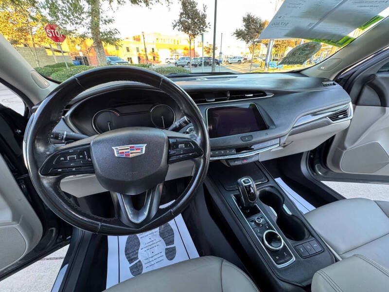 2019 Cadillac XT4 Premium Luxury