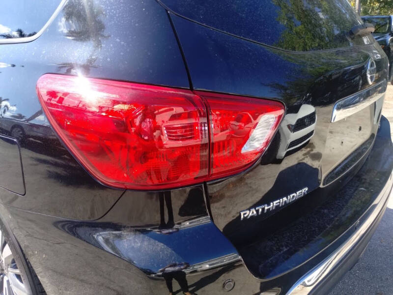 2018 Nissan Pathfinder SL