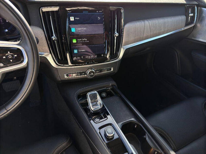 2022 Volvo S90 B6 Inscription