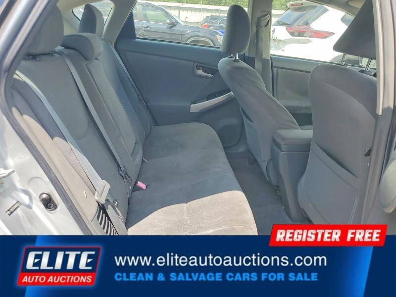 2010 Toyota Prius III