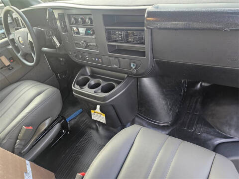 2025 Chevrolet Express 2500