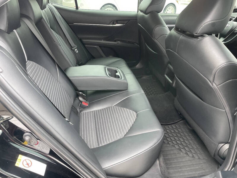 2018 Toyota Camry SE