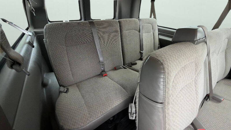 2025 Chevrolet Express LT 3500