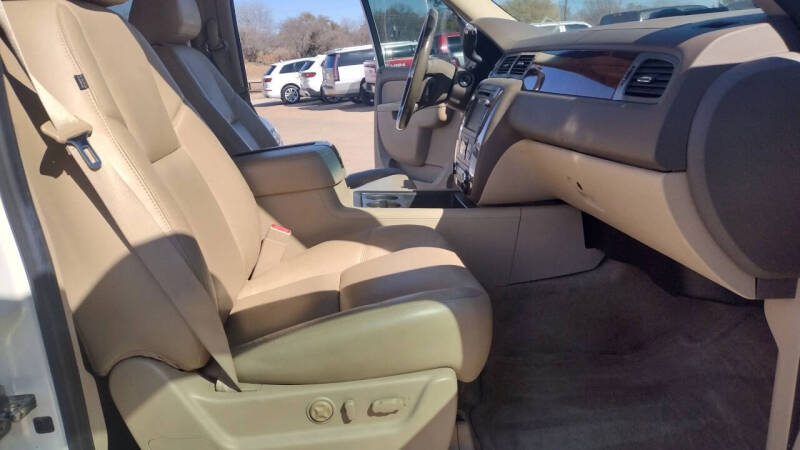 2013 Chevrolet Avalanche LTZ Black Diamond