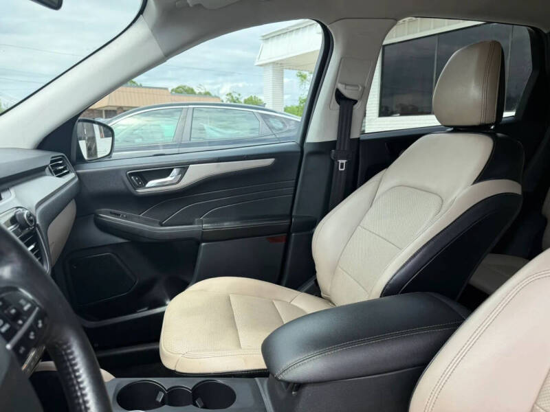 2021 Ford Escape SEL