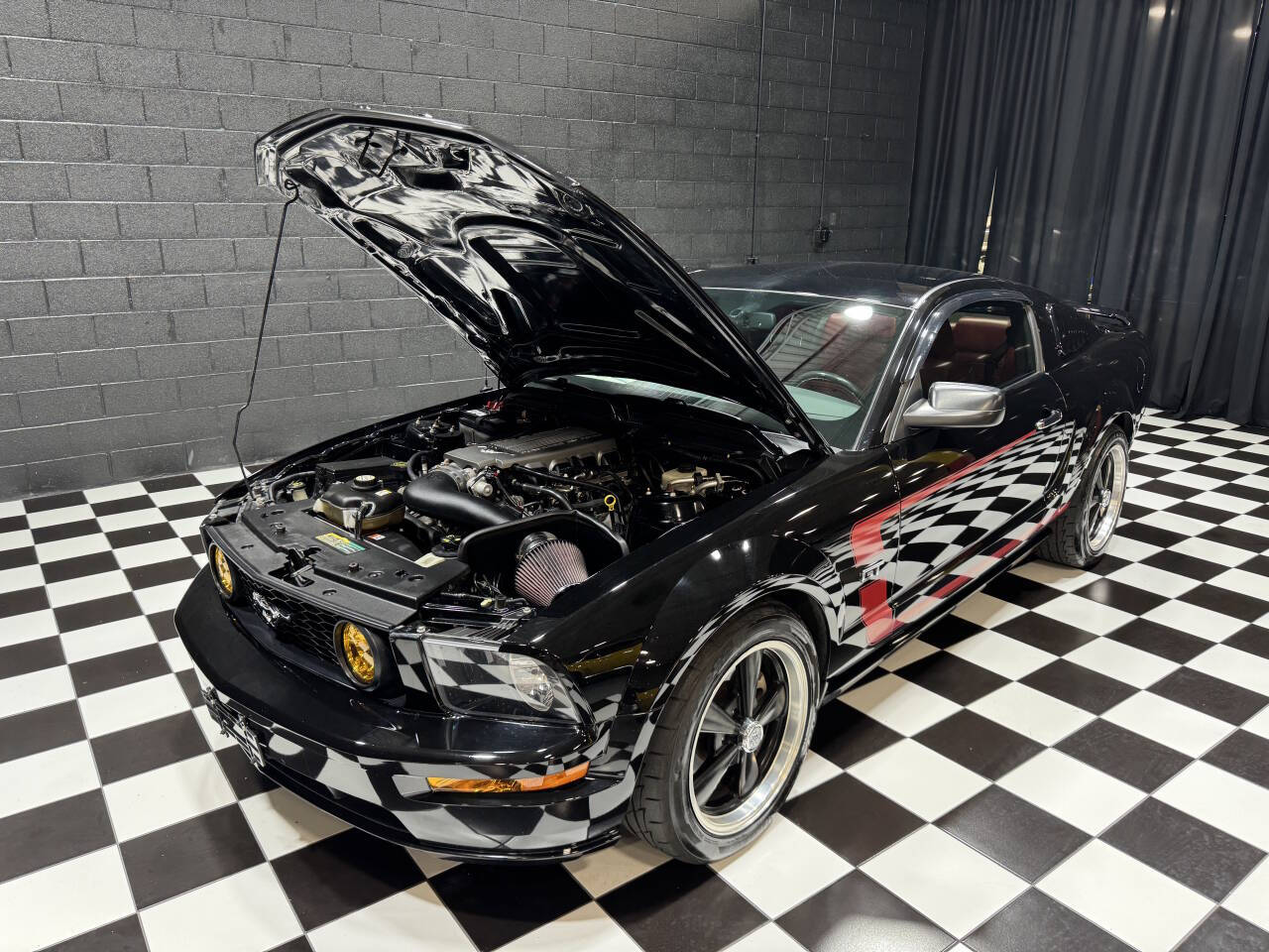 2008 Ford Mustang 65
