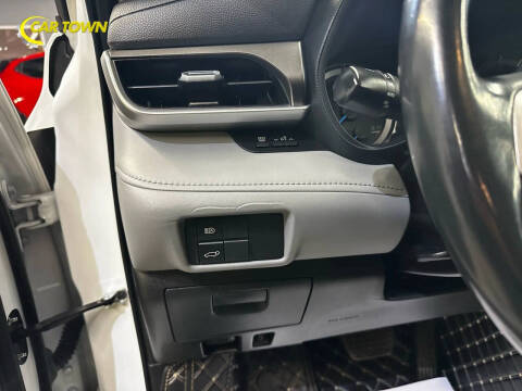 2022 Toyota Highlander Hybrid LE