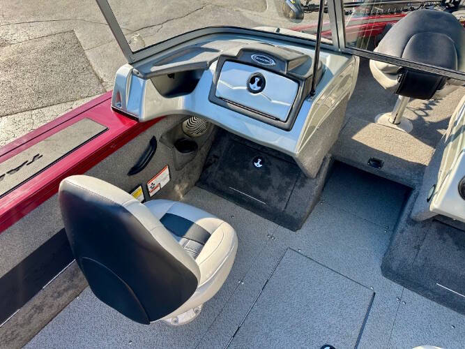 2018 Tracker Targa V18