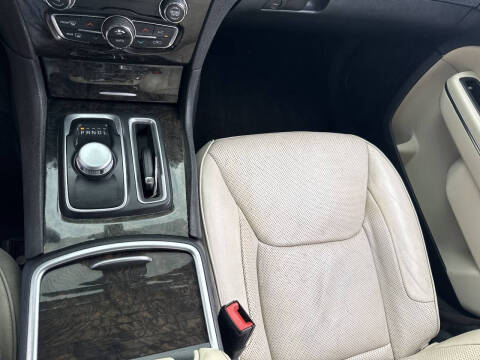 2016 Chrysler 300 C