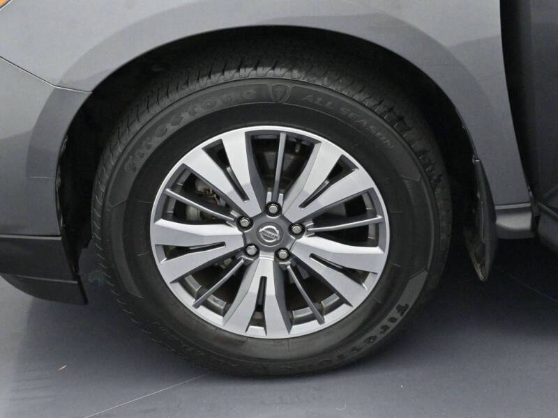 2020 Nissan Pathfinder SL