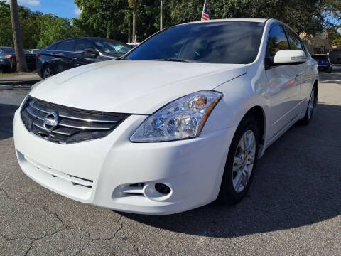 2012 Nissan Altima for sale at ROYALTON MOTORS in Plantation FL