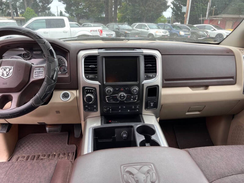 2015 RAM 1500 SLT