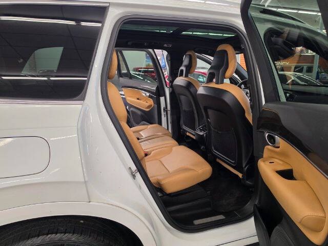 2018 Volvo XC90 T6 Momentum
