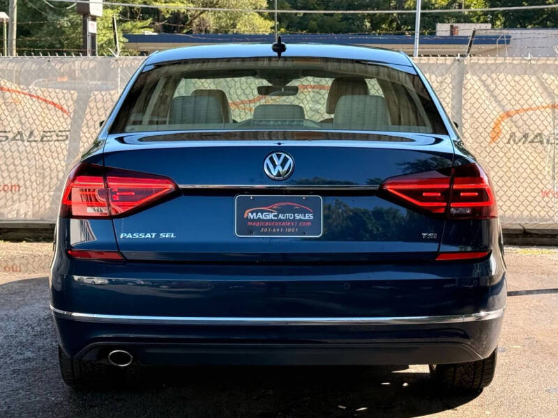 2018 Volkswagen Passat 2.0T SEL Premium