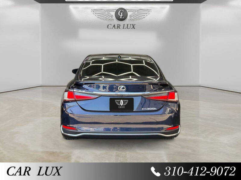2022 Lexus ES 300h